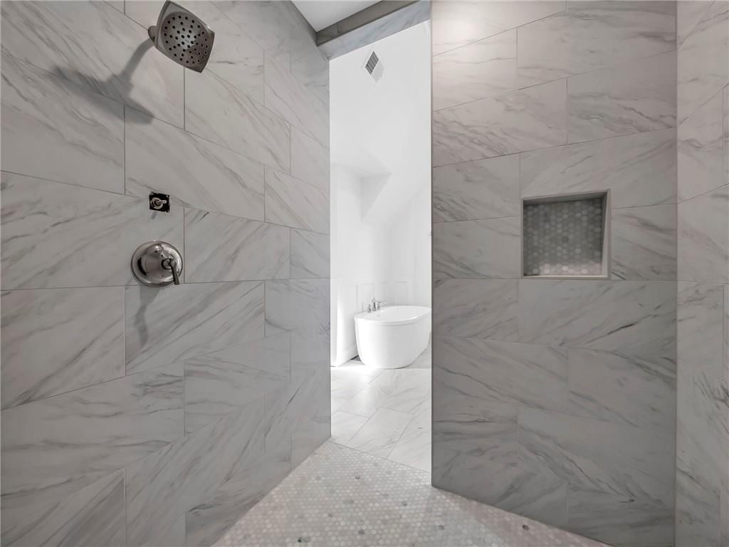 2207 W 47th Terrace — photo 15