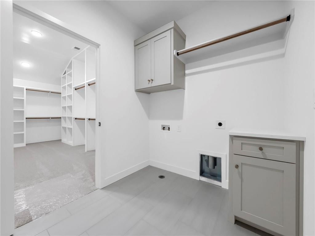 2207 W 47th Terrace — photo 16