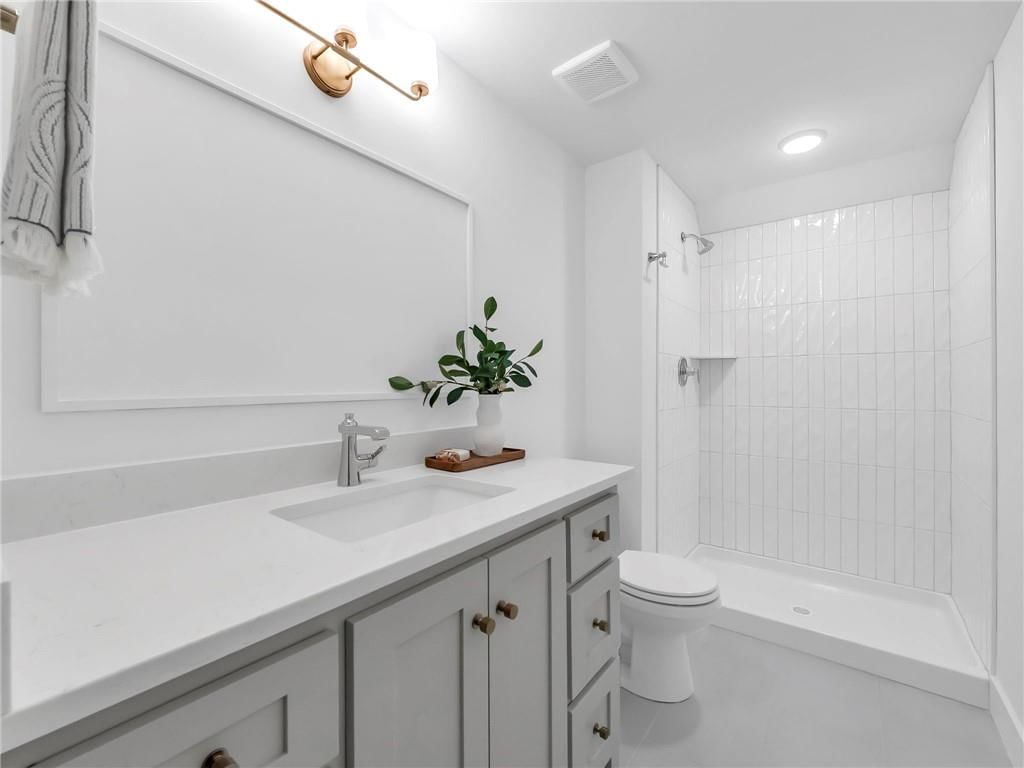 2207 W 47th Terrace — photo 19