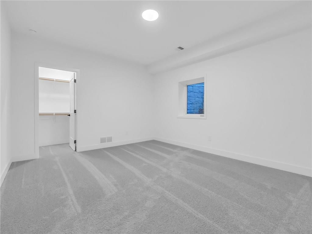 2207 W 47th Terrace — photo 23