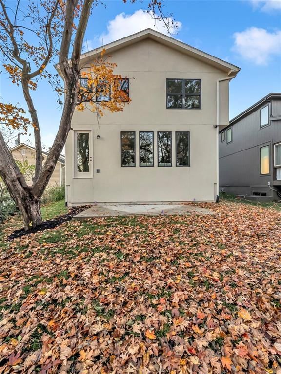 2207 W 47th Terrace — photo 26