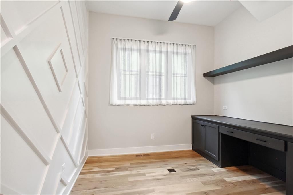 Photo 17 of 45 - 7051 Linden Street