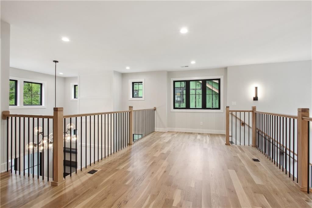 Photo 23 of 45 - 7051 Linden Street
