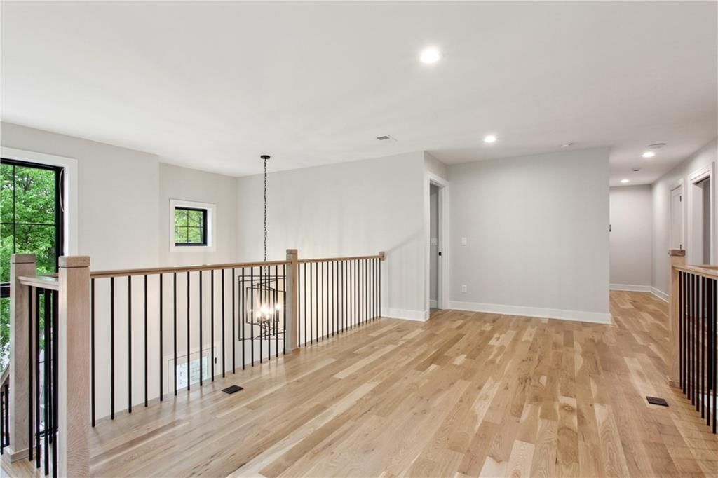 Photo 26 of 45 - 7051 Linden Street