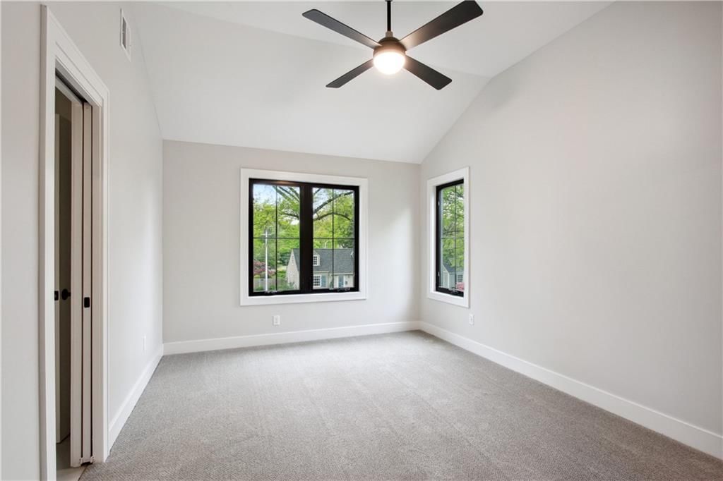 Photo 36 of 45 - 7051 Linden Street
