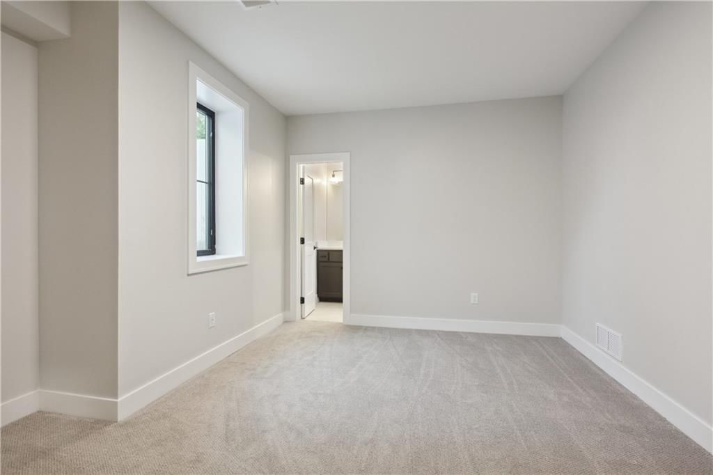 Photo 41 of 45 - 7051 Linden Street