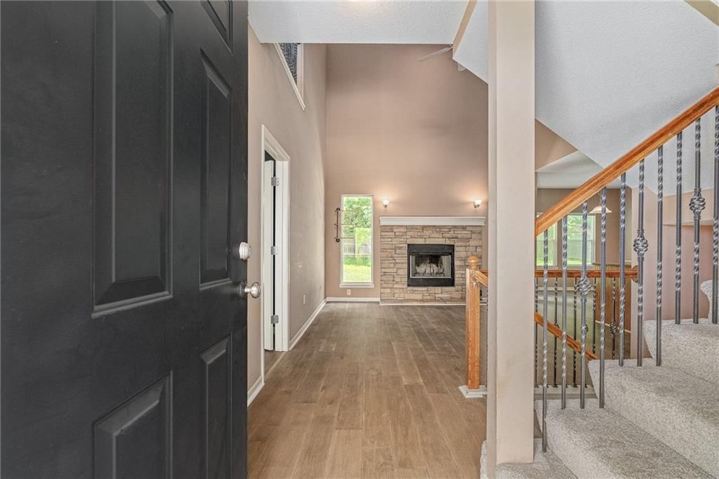Photo 5 of 41 - 20496 W 220th Terrace