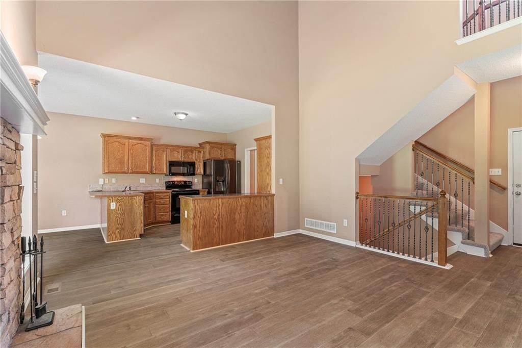 Photo 9 of 41 - 20496 W 220th Terrace