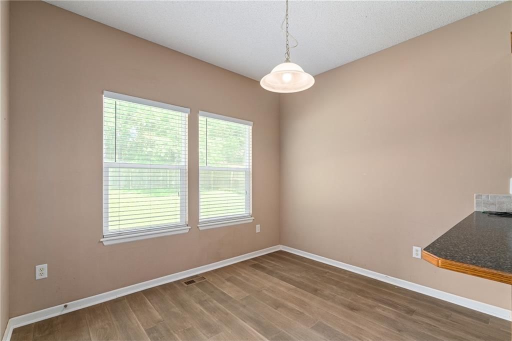 Photo 11 of 41 - 20496 W 220th Terrace