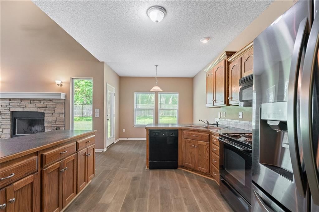 Photo 14 of 41 - 20496 W 220th Terrace