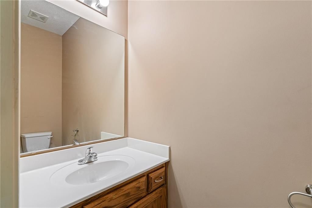 Photo 17 of 41 - 20496 W 220th Terrace