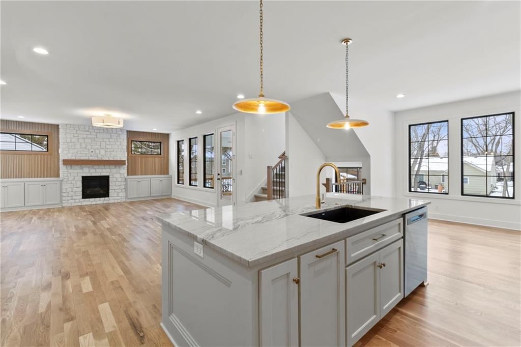 Photo 7 of 47 - 3523 W 74th Street