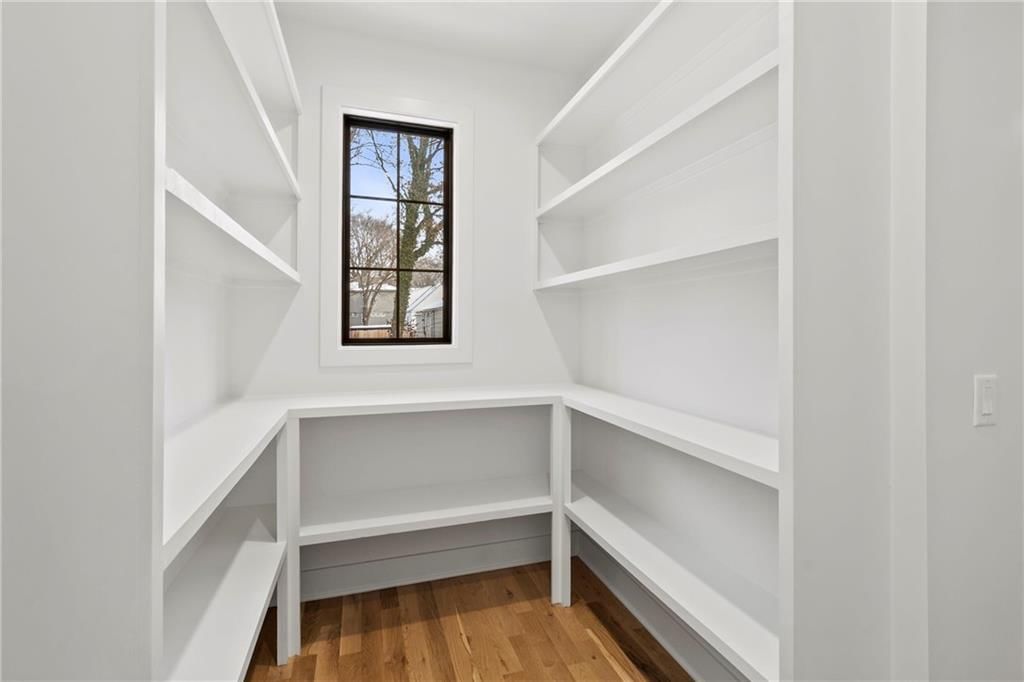 Photo 10 of 47 - 3523 W 74th Street