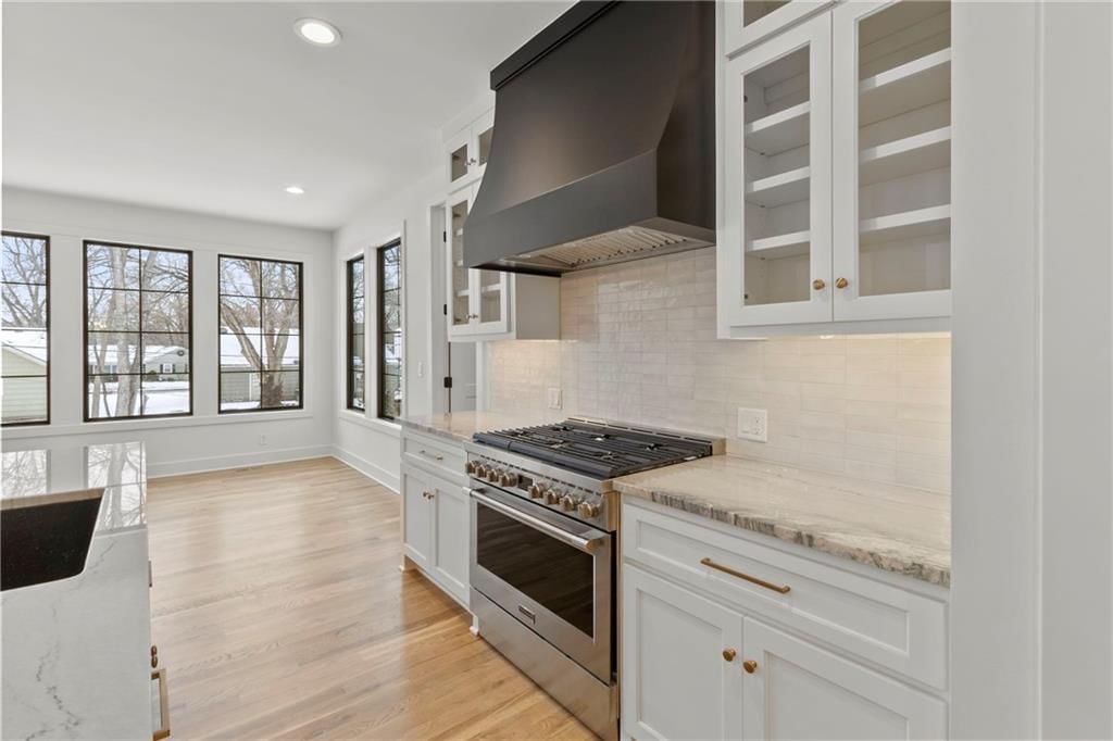 Photo 11 of 47 - 3523 W 74th Street