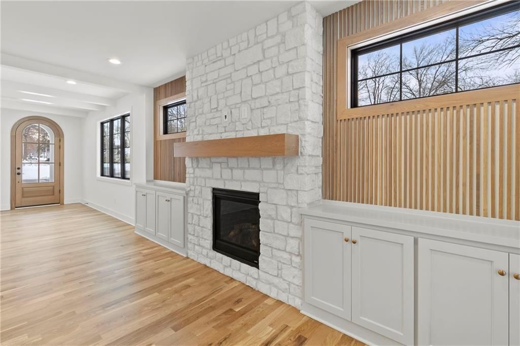 Photo 12 of 47 - 3523 W 74th Street