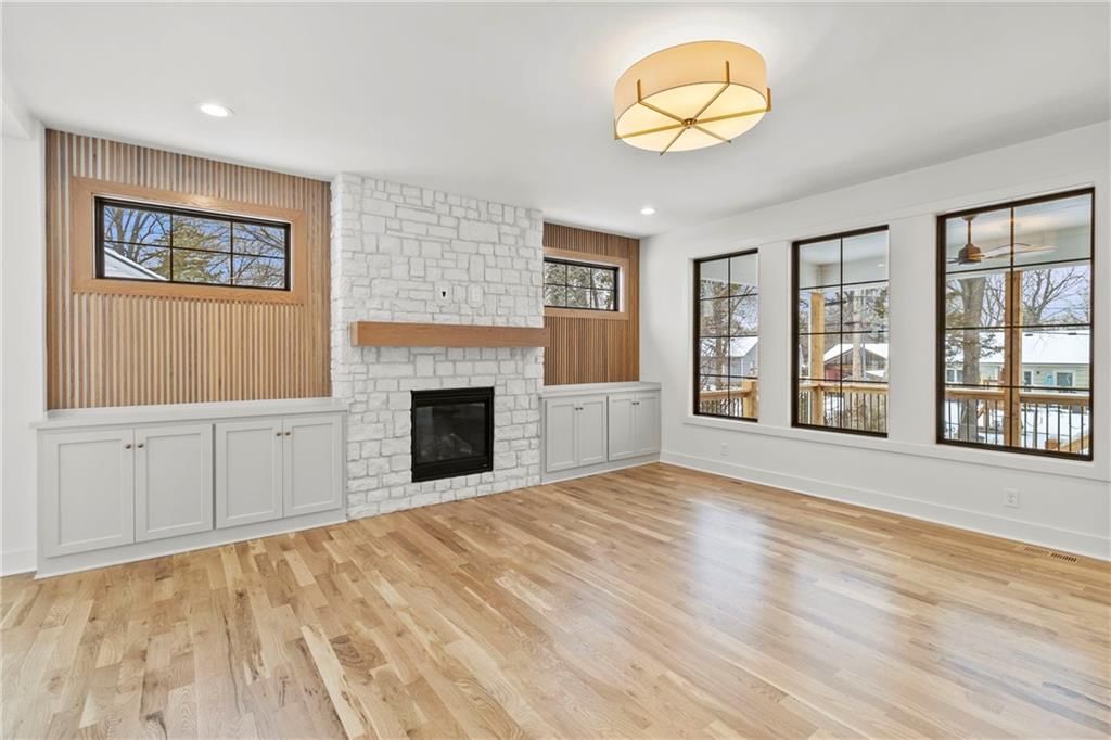 Photo 14 of 47 - 3523 W 74th Street