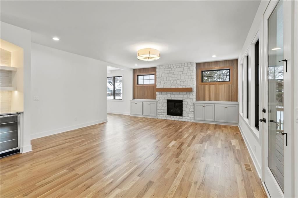 Photo 16 of 47 - 3523 W 74th Street
