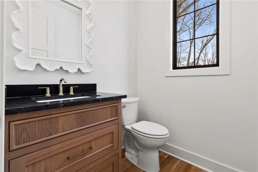 Photo 17 of 47 - 3523 W 74th Street