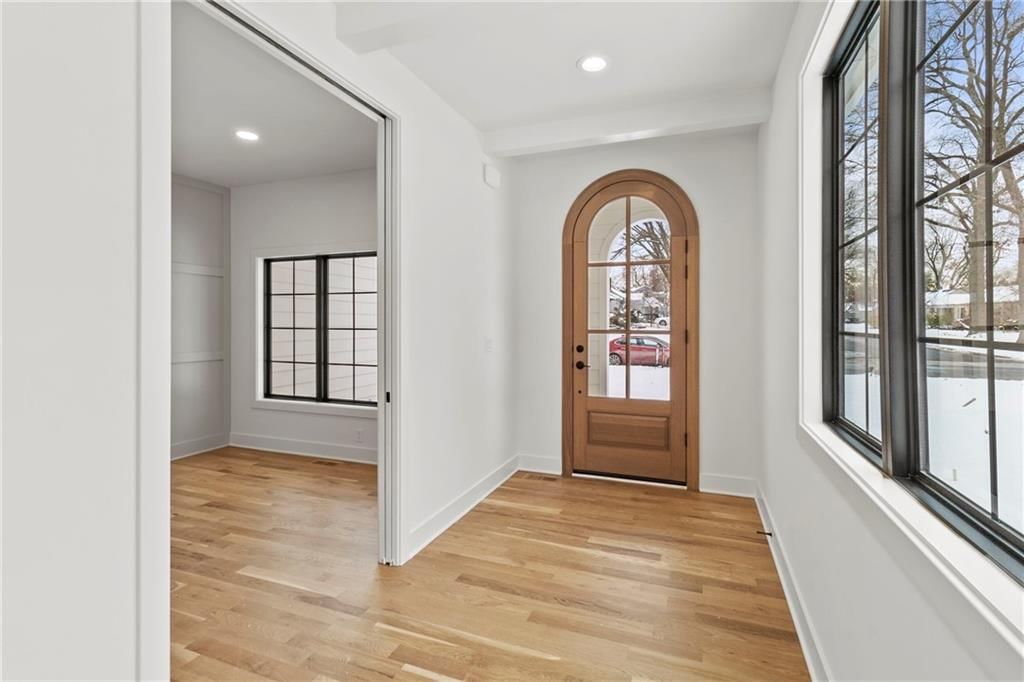 Photo 19 of 47 - 3523 W 74th Street
