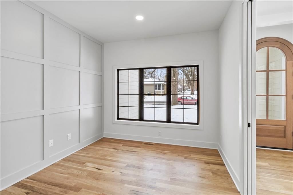 Photo 20 of 47 - 3523 W 74th Street