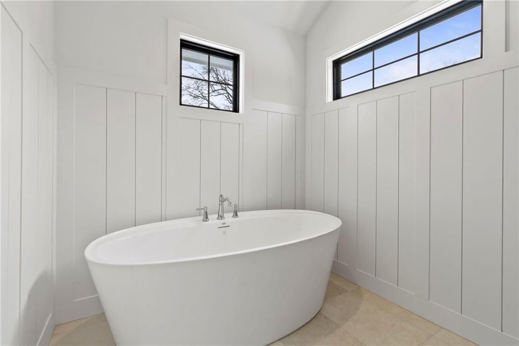 Photo 29 of 47 - 3523 W 74th Street