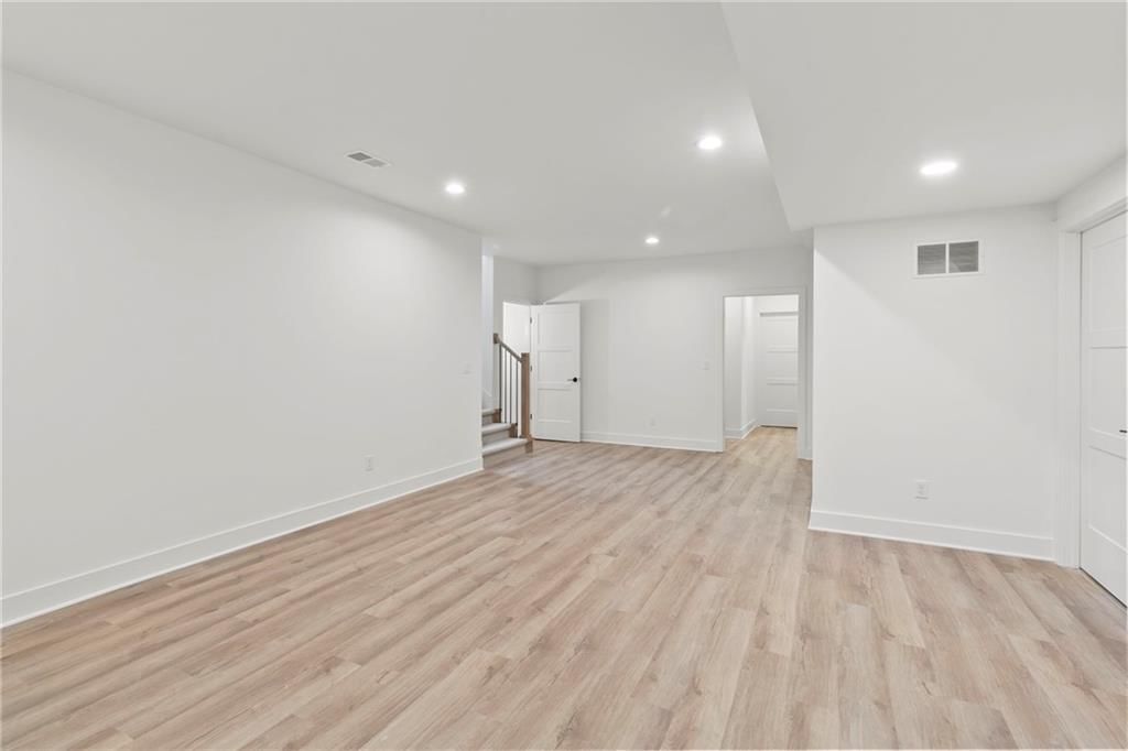 Photo 32 of 47 - 3523 W 74th Street