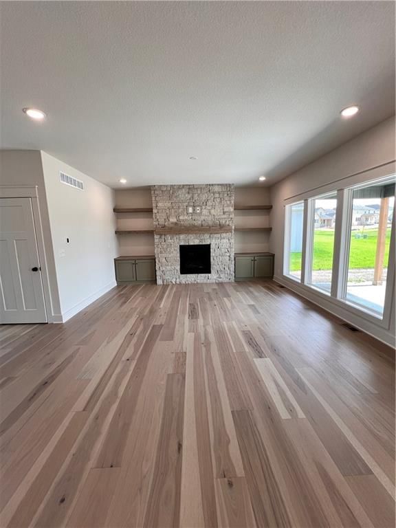 Photo 10 of 53 - 16360 Spring Valley Street