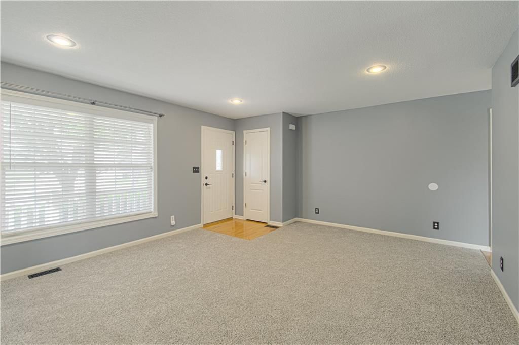 Photo 7 of 41 - 2212 Blue Bell Terrace