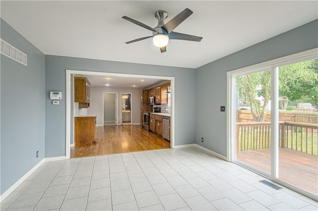 Photo 10 of 41 - 2212 Blue Bell Terrace