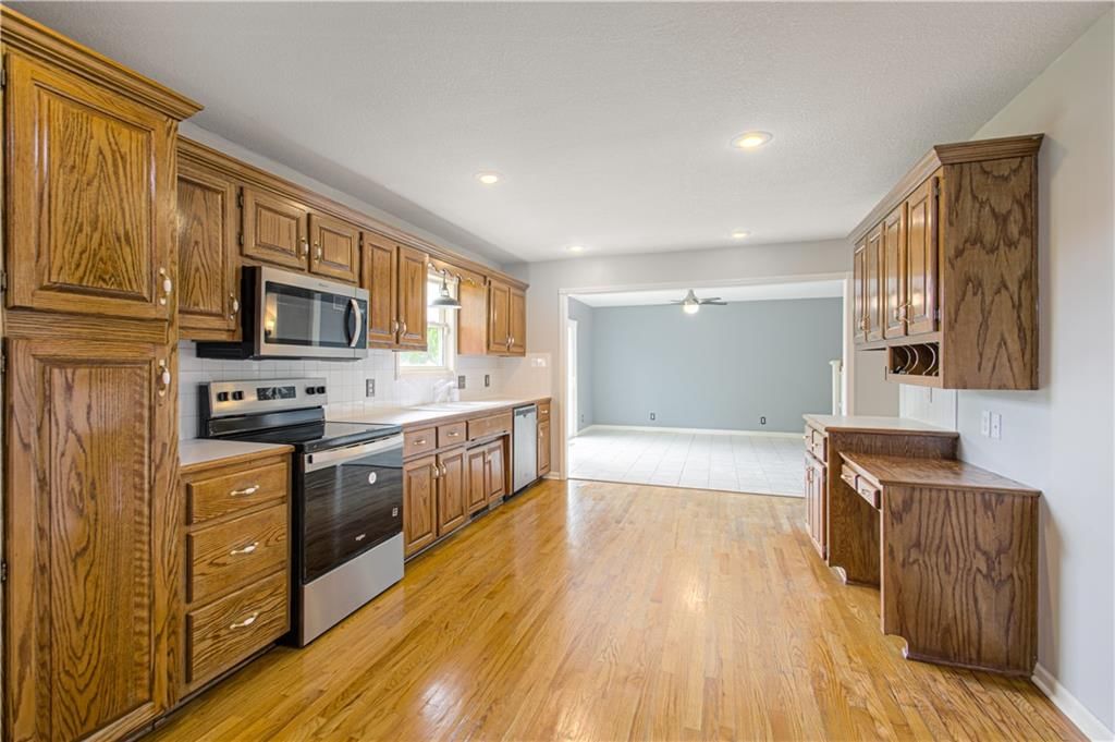 Photo 12 of 41 - 2212 Blue Bell Terrace