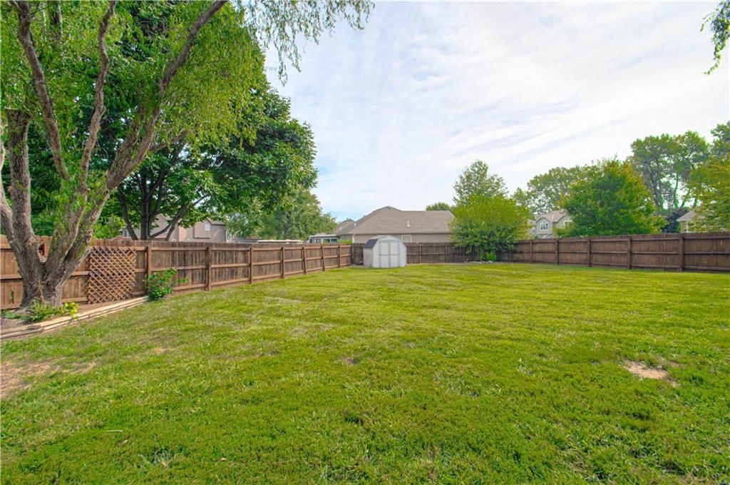 Photo 33 of 41 - 2212 Blue Bell Terrace