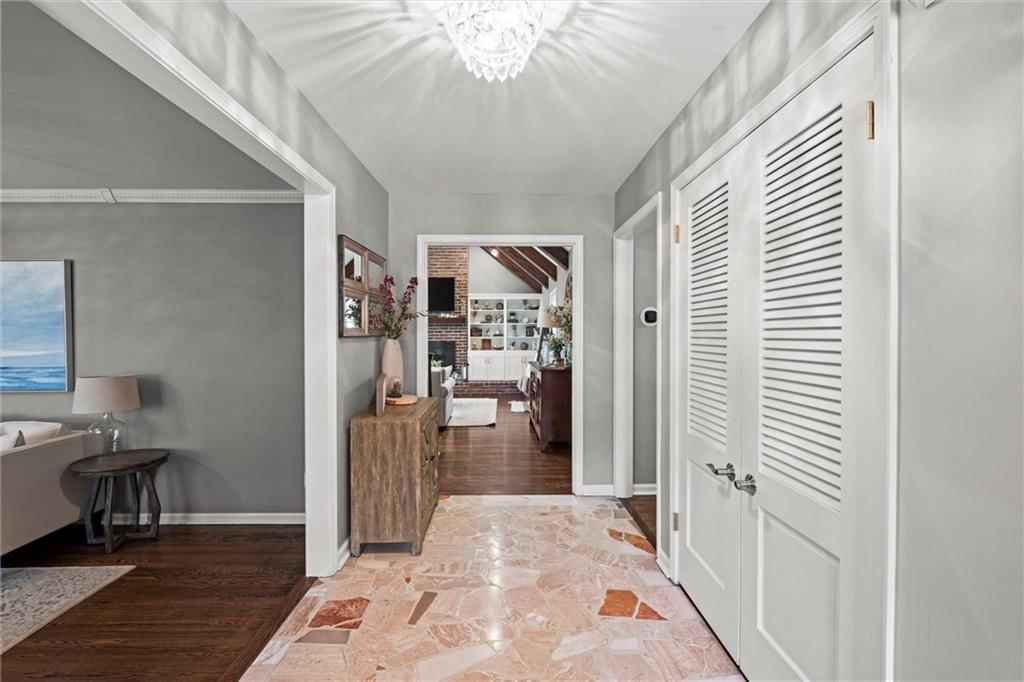 Photo 5 of 52 - 4404 W 93rd Street