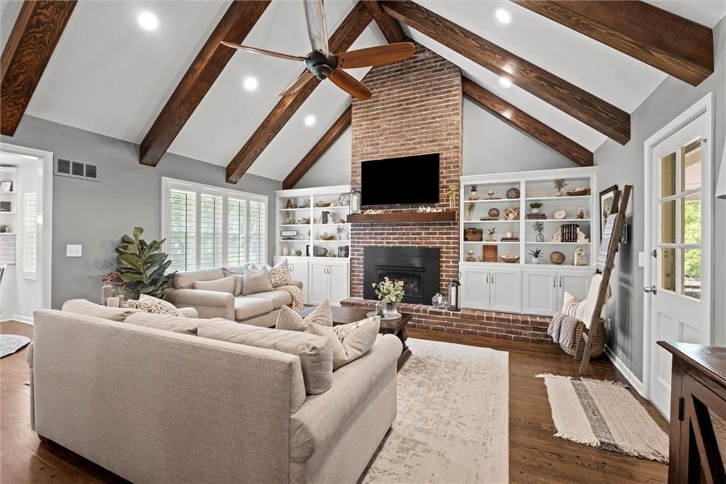 Photo 6 of 52 - 4404 W 93rd Street