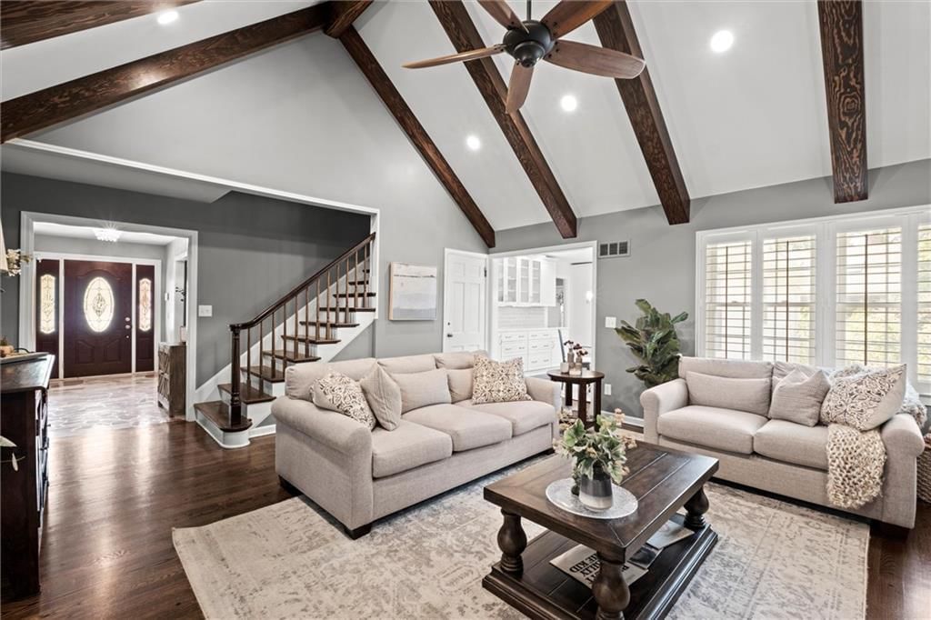 Photo 9 of 52 - 4404 W 93rd Street