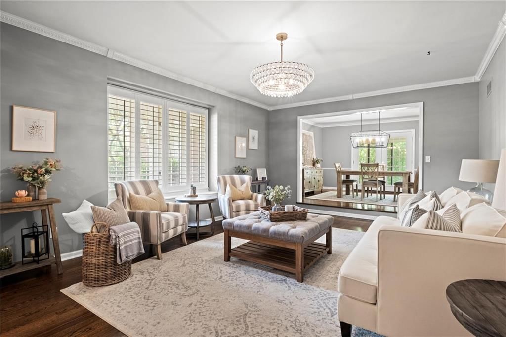 Photo 10 of 52 - 4404 W 93rd Street