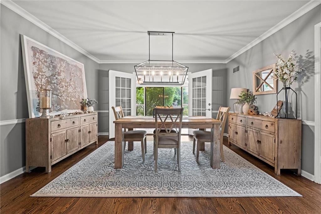 Photo 13 of 52 - 4404 W 93rd Street