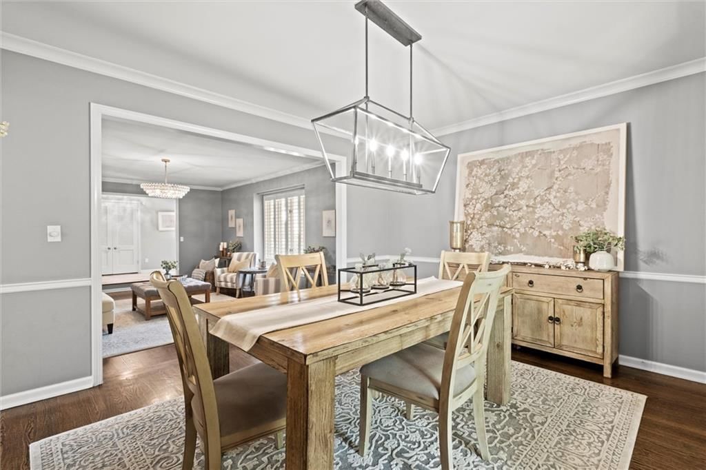 Photo 15 of 52 - 4404 W 93rd Street