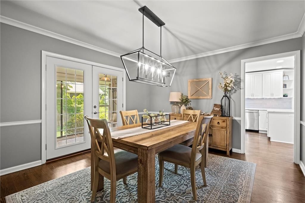 Photo 16 of 52 - 4404 W 93rd Street