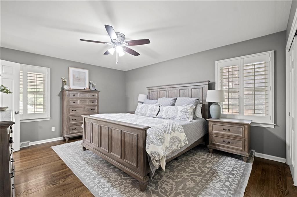 Photo 31 of 52 - 4404 W 93rd Street