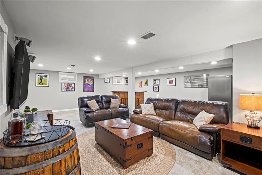 Photo 40 of 52 - 4404 W 93rd Street
