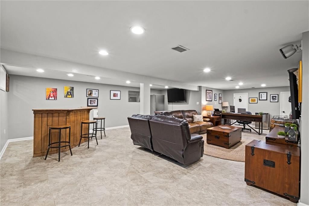Photo 41 of 52 - 4404 W 93rd Street