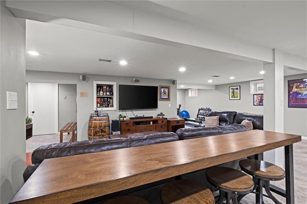 Photo 43 of 52 - 4404 W 93rd Street