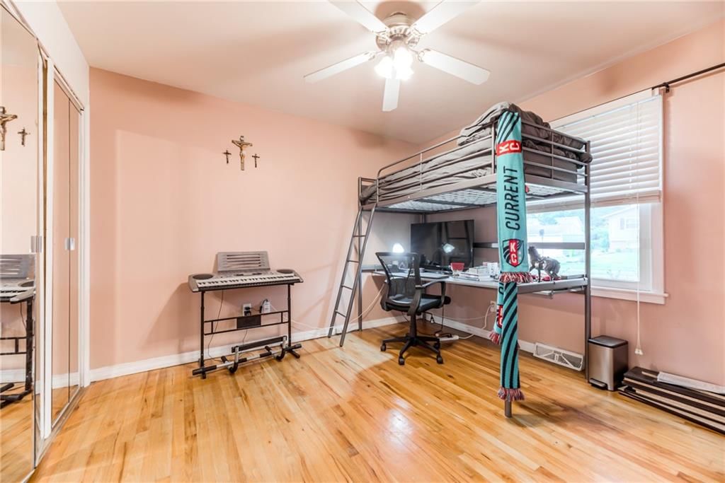 Photo 18 of 37 - 8926 W 101st Street