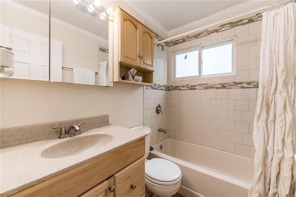 Photo 21 of 37 - 8926 W 101st Street