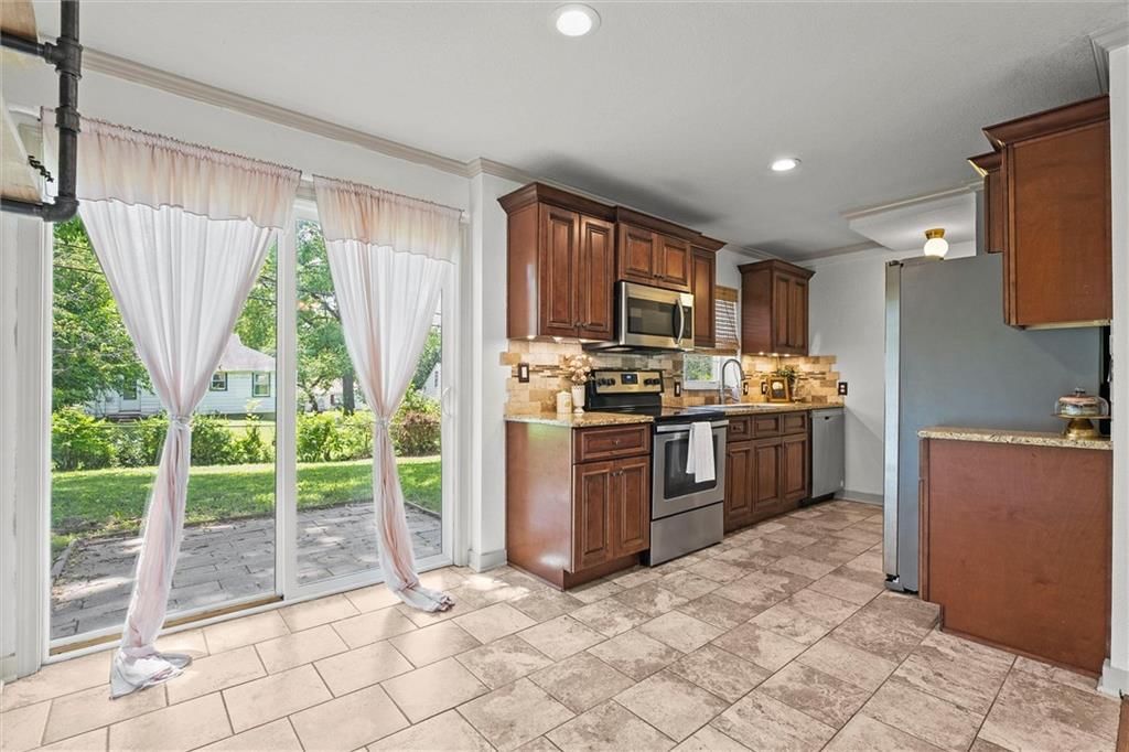 Photo 13 of 30 - 507 NE 44TH Street