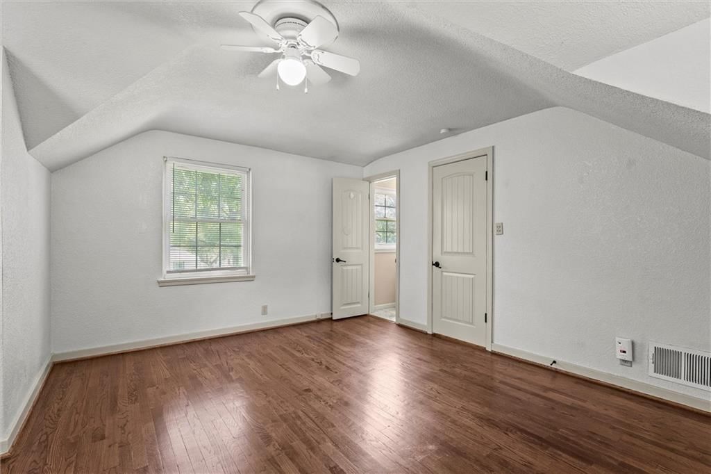 Photo 14 of 30 - 507 NE 44TH Street