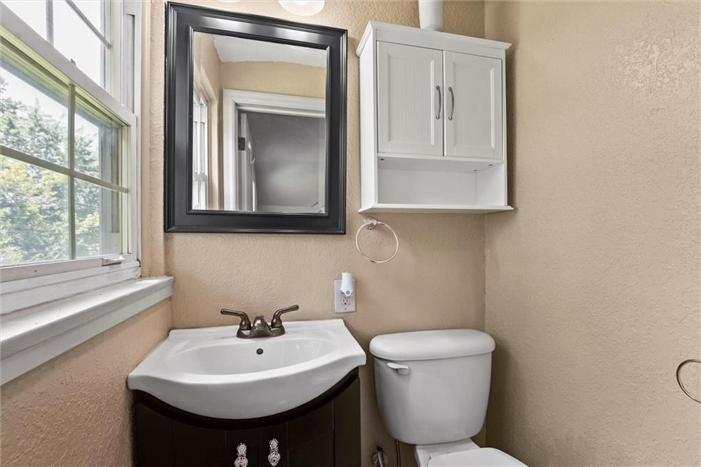 Photo 16 of 30 - 507 NE 44TH Street