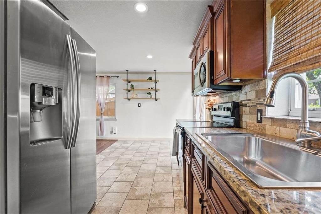Photo 22 of 30 - 507 NE 44TH Street