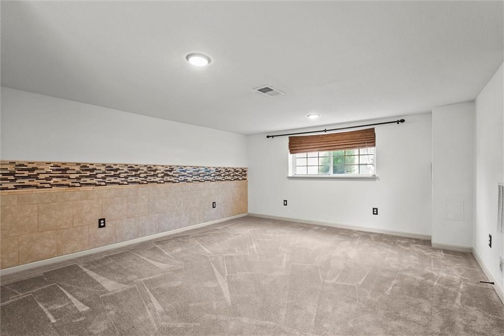 Photo 23 of 30 - 507 NE 44TH Street