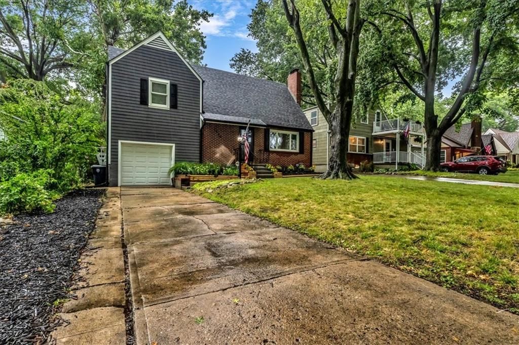 Photo 2 of 34 - 7538 Locust Street